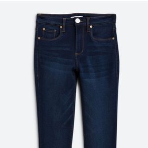 STS Blue dark wash skinny jeans! 32L